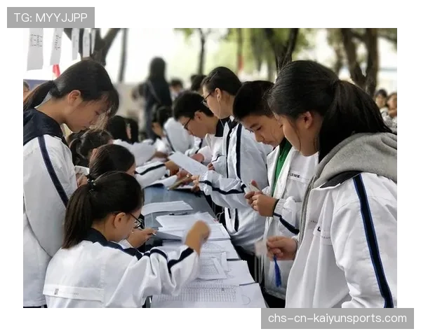 青训学员心理评估结果的家校联动干预流程，家校联动心理健康知识普及和教育